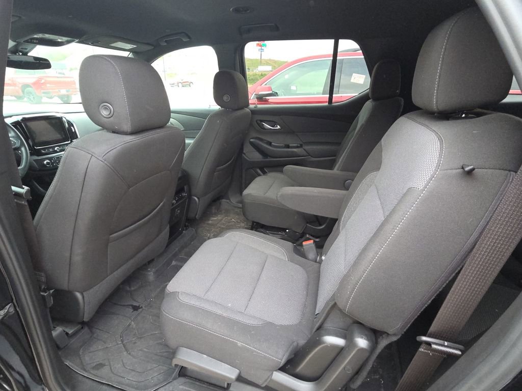 Used 2023 Chevrolet Traverse LT image 13