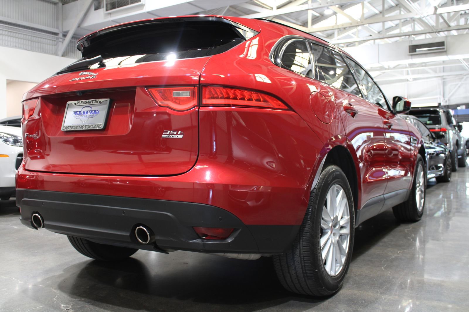 Used 2017 Jaguar F-PACE Prestige image 11
