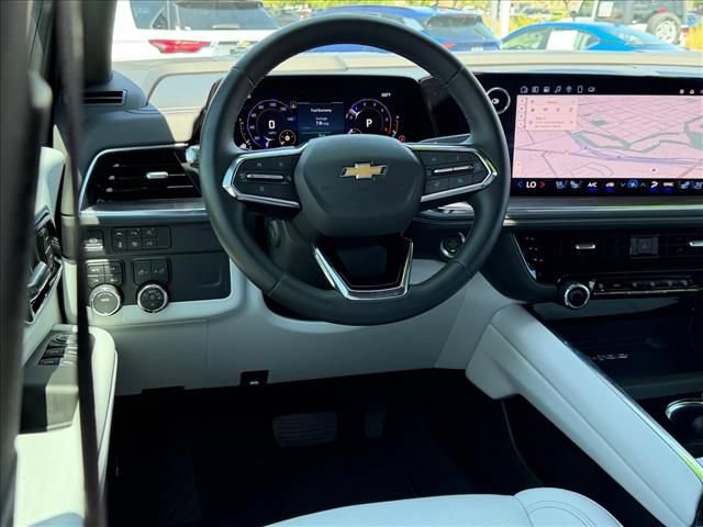 Certified 2025 Chevrolet Suburban Premier AWD/4WD image 9