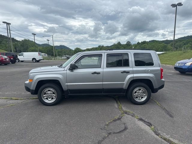 Used 2015 Jeep Patriot Sport AWD/4WD image 5