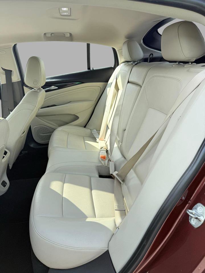 Used 2018 Buick Regal Essence w/ Driver Confidence Package #1 image 25