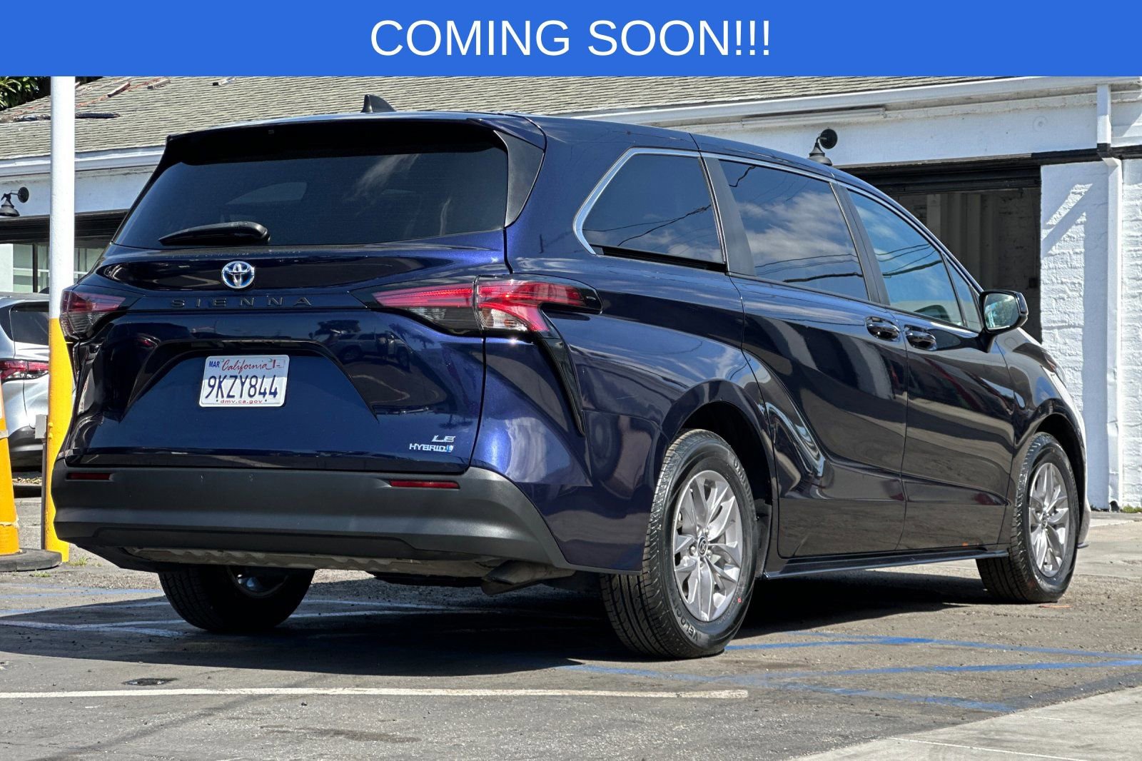 Used 2022 Toyota Sienna LE FWD image 4