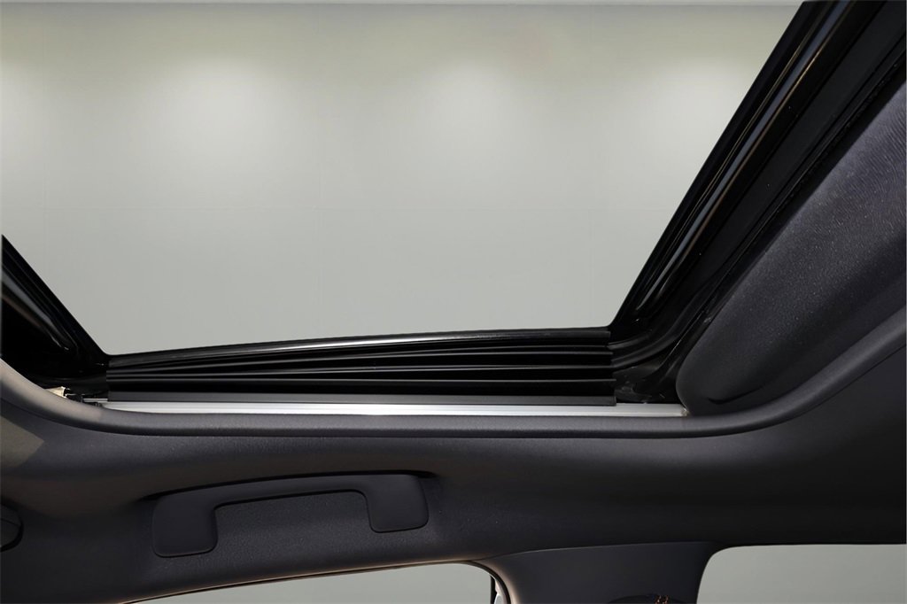 Certified 2019 Toyota Avalon XSE image 21