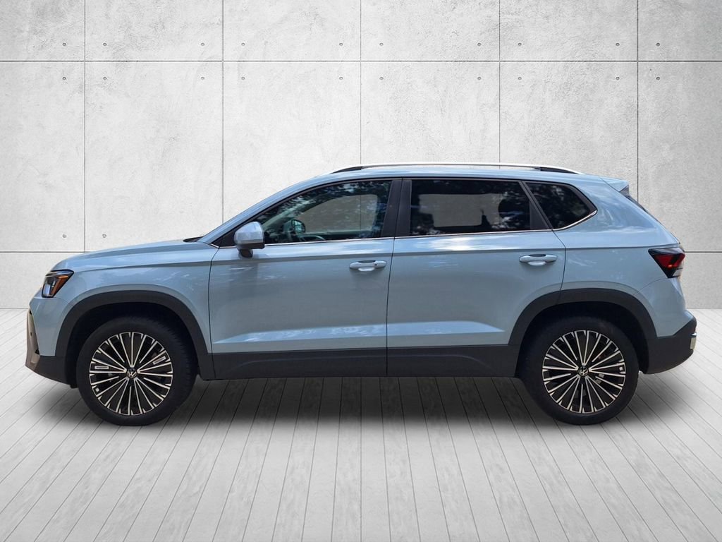 Used 2025 Volkswagen Taos SE FWD image 8