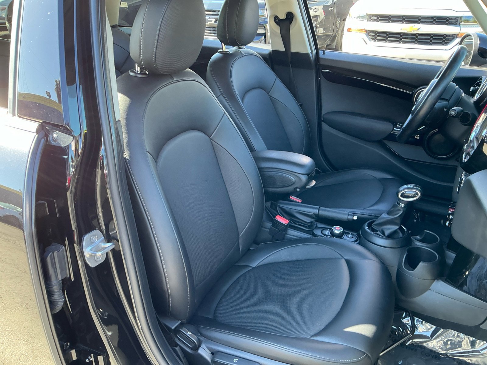 Used 2017 MINI Cooper 4-Door Hardtop FWD image 21