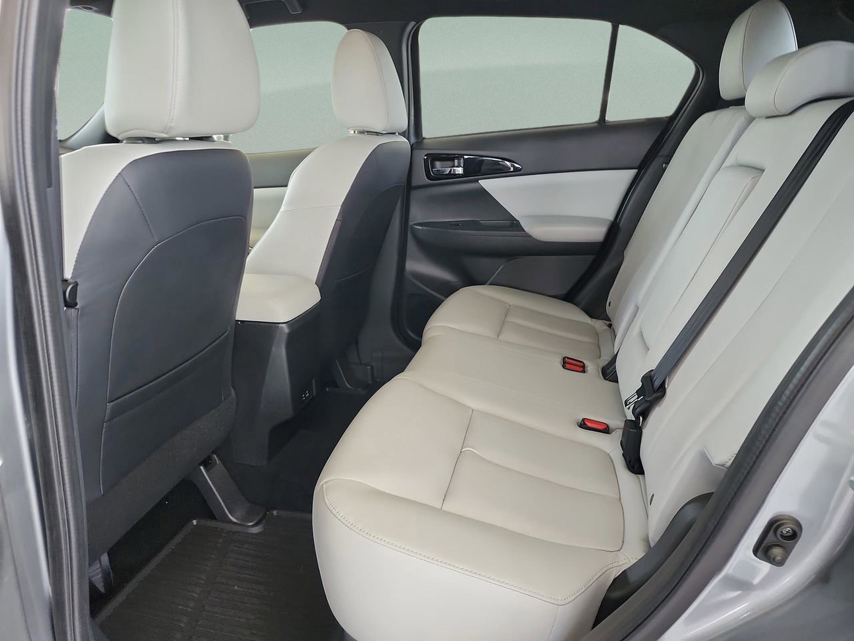 Used 2024 Mitsubishi Eclipse Cross SE image 17