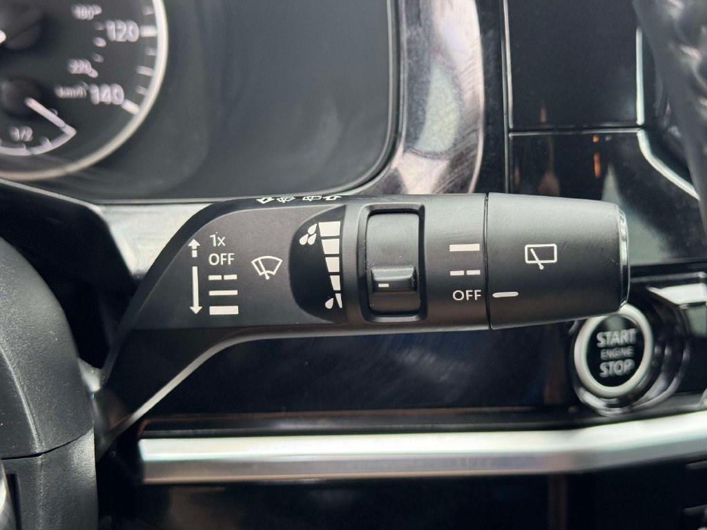 Used 2024 Nissan Pathfinder SL AWD/4WD image 21