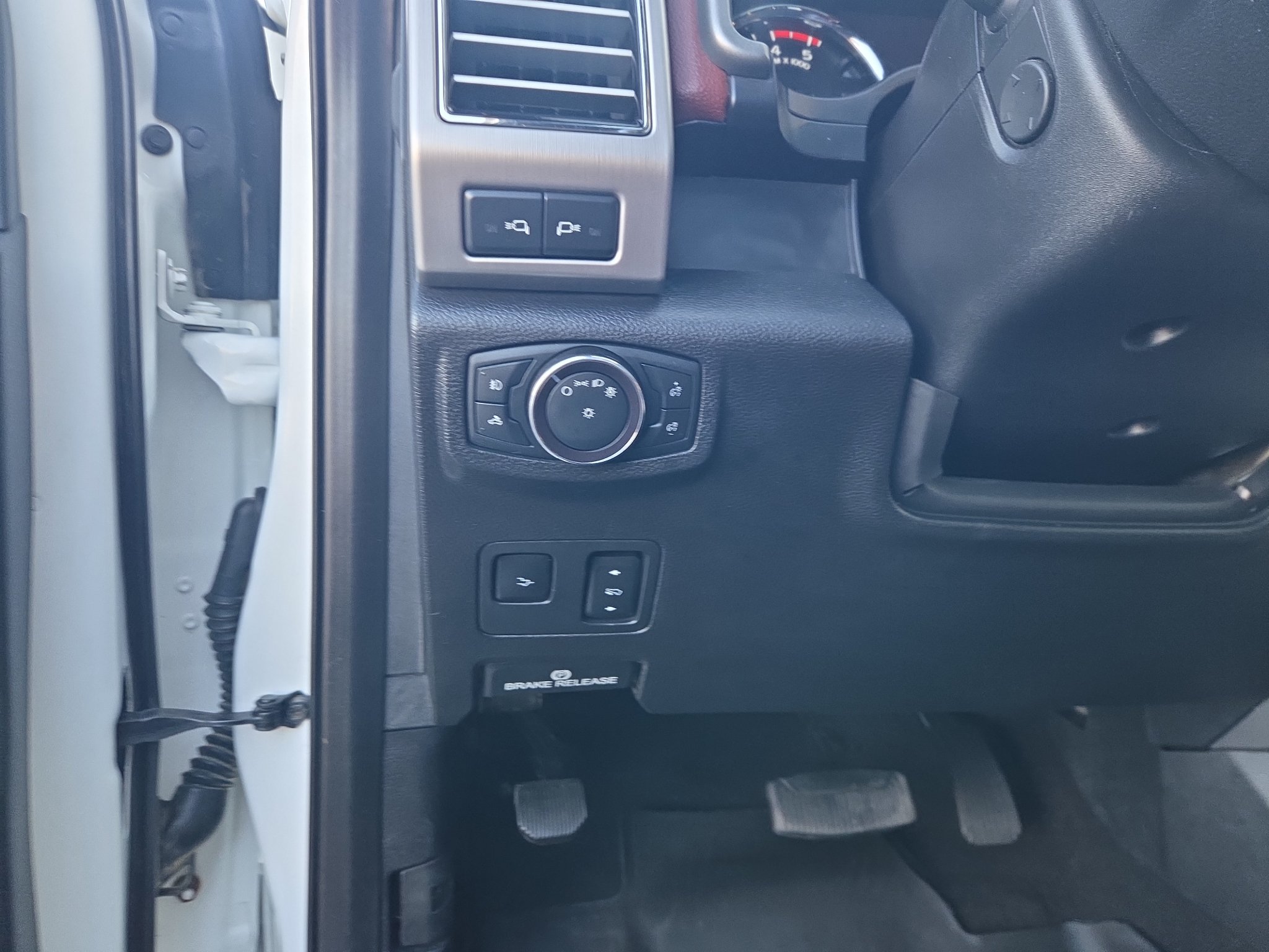 Used 2020 Ford F350 Platinum AWD/4WD image 22