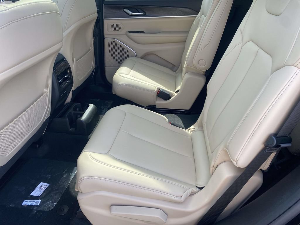 New 2026 Jeep Grand Cherokee L Limited w/ Limited Altitude Package RWD image 10