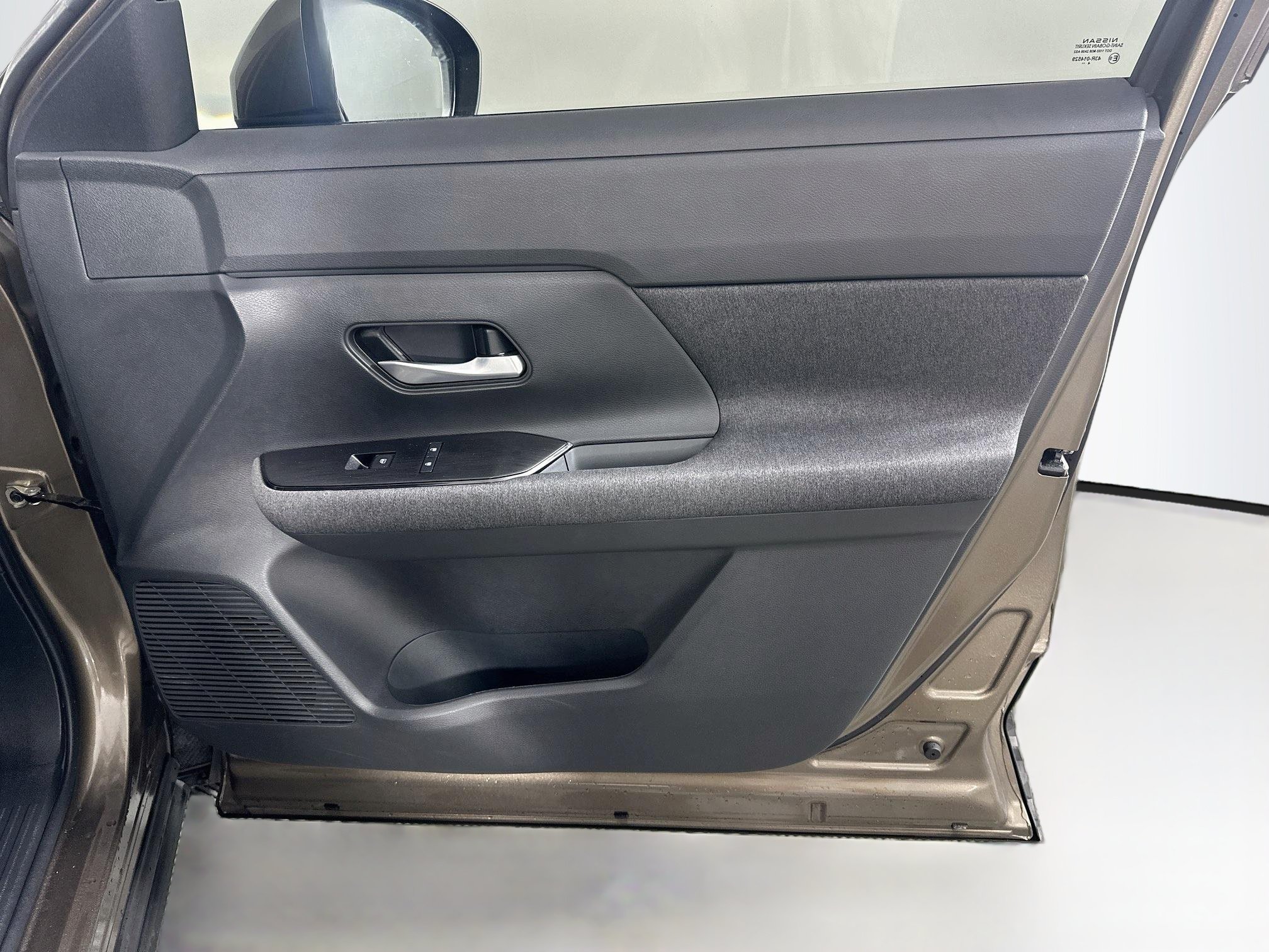 Used 2025 Nissan Kicks SV w/ SV Premium Package FWD image 31
