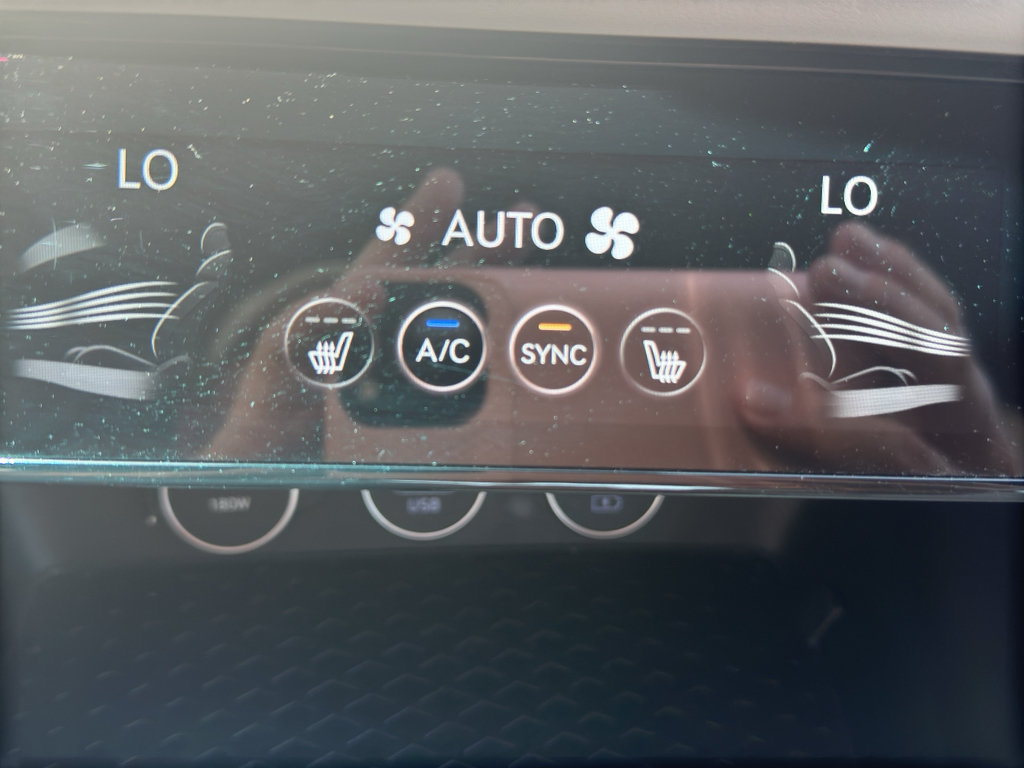 Used 2025 Genesis G70 2.5T RWD image 25