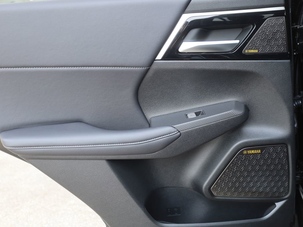 New 2025 Mitsubishi Outlander SE image 31