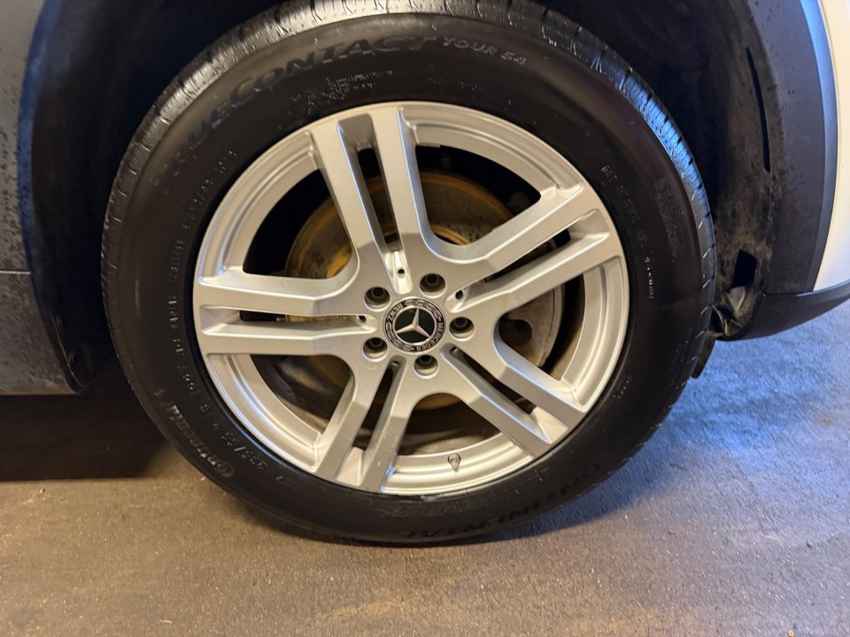 Used 2020 Mercedes-Benz GLB 250 4MATIC image 25