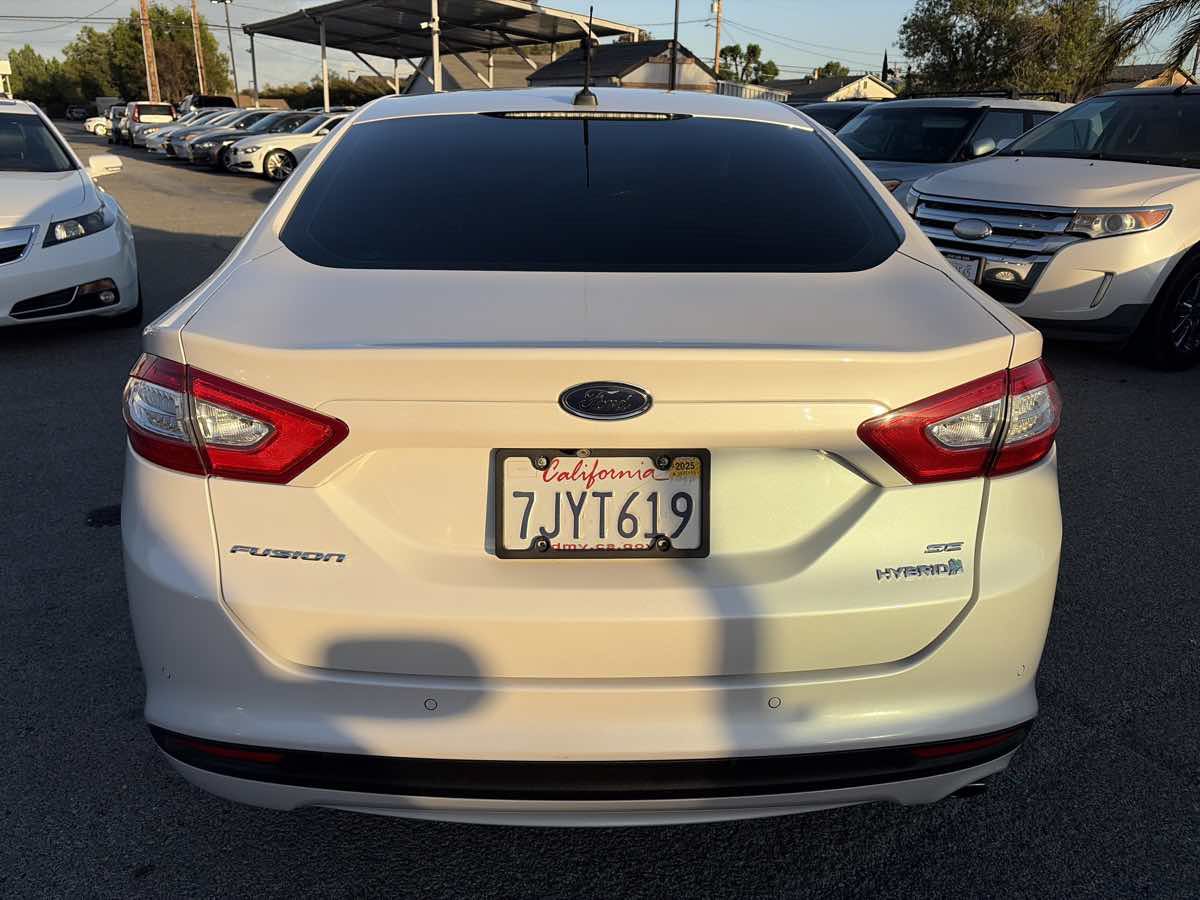 Used 2015 Ford Fusion SE w/ Equipment Group 502A FWD image 3