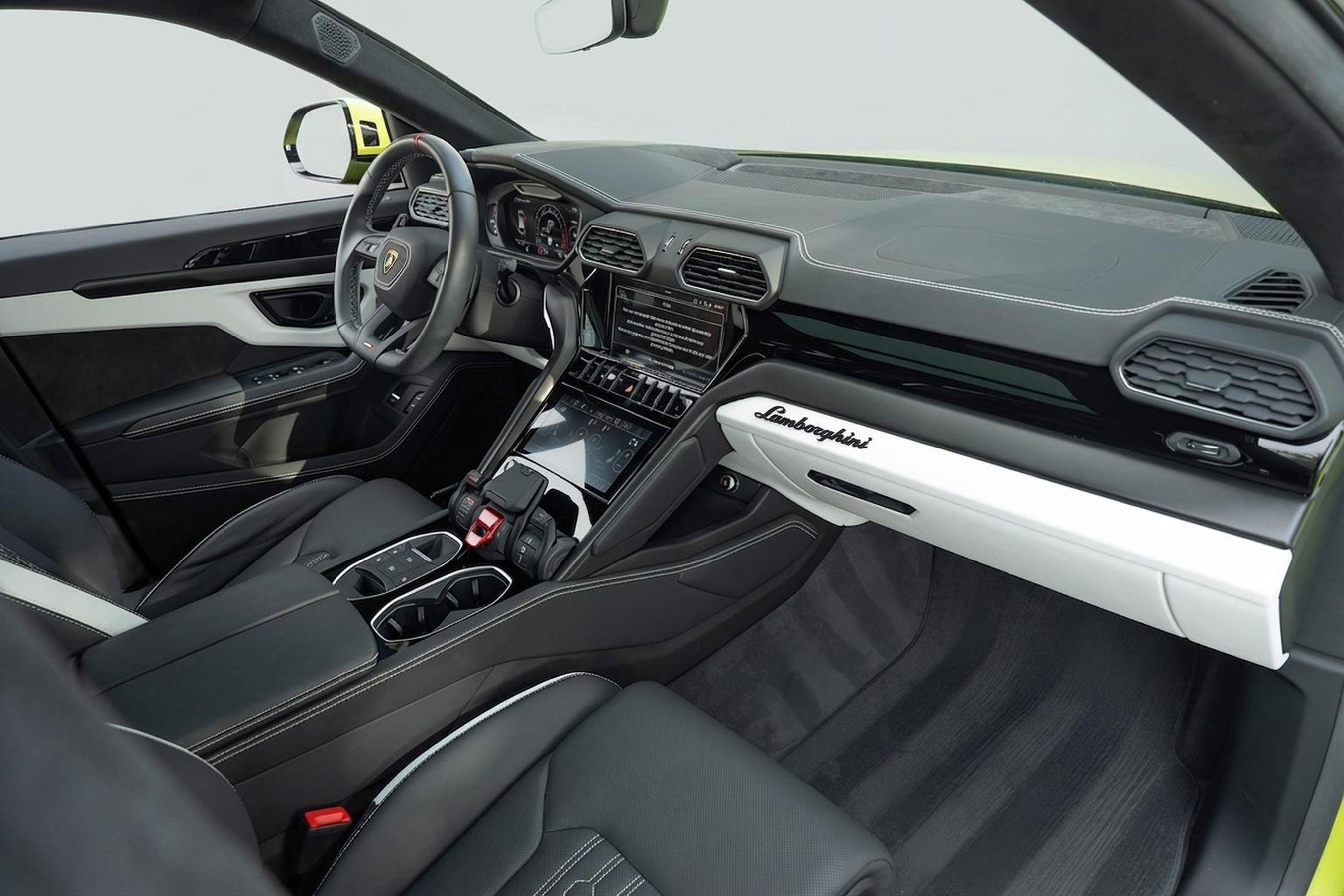 Used 2023 Lamborghini Urus S AWD/4WD image 2