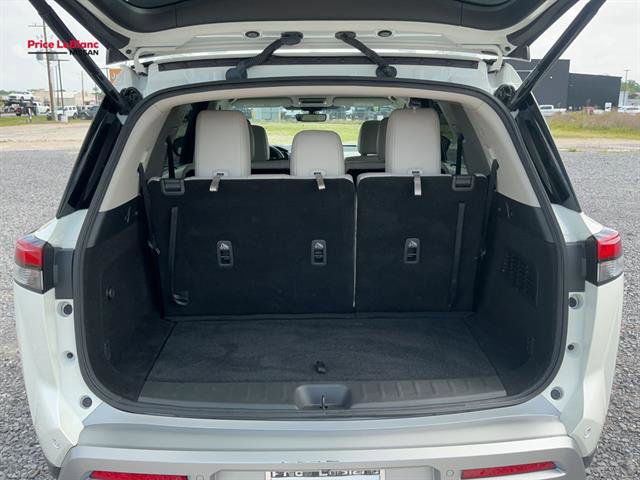 Used 2024 Nissan Pathfinder SL image 19