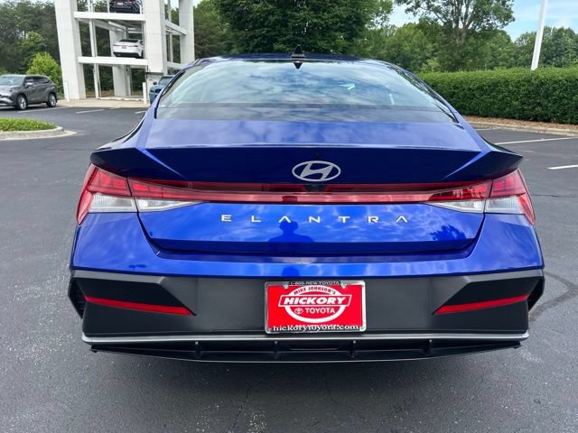 Used 2025 Hyundai Elantra SEL FWD image 8