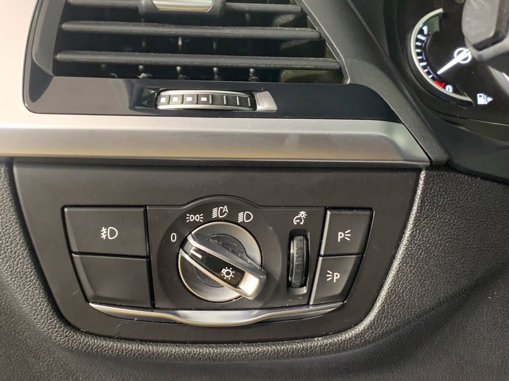 Used 2019 BMW X3 xDrive30i w/ Premium Package AWD/4WD image 17