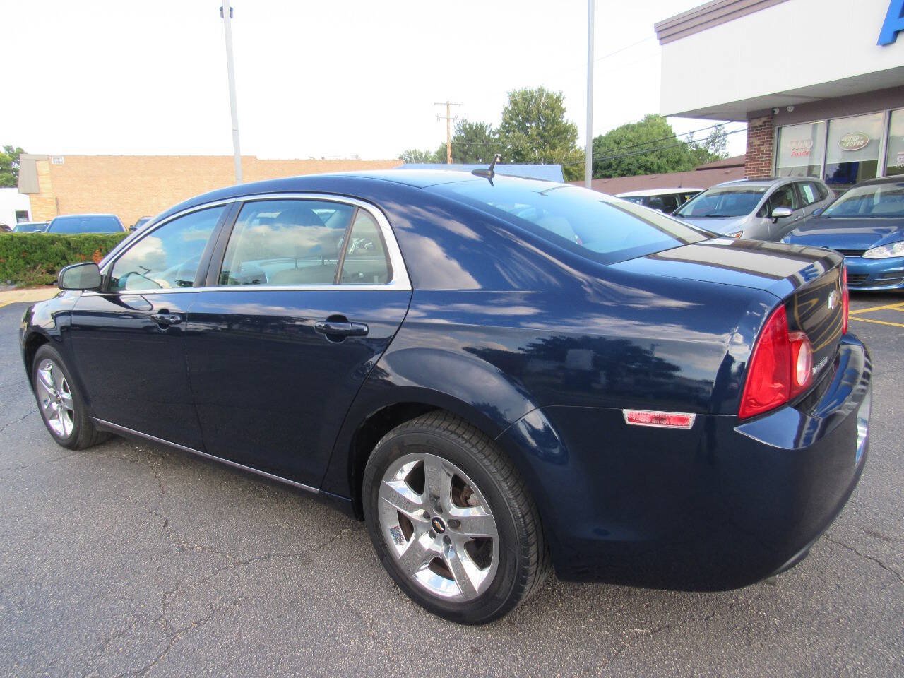 Used 2010 Chevrolet Malibu LT FWD image 5