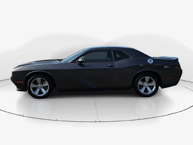 Used 2019 Dodge Challenger SXT RWD image 10