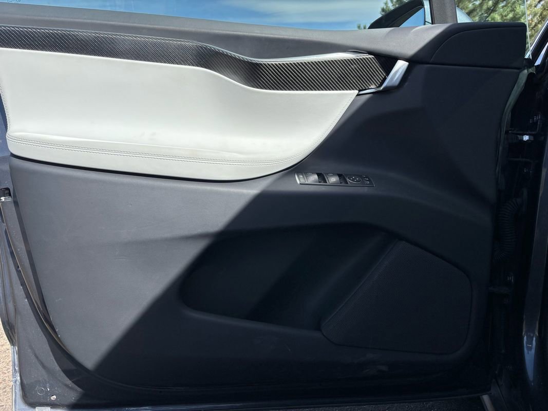 Used 2017 Tesla Model X 75D image 9