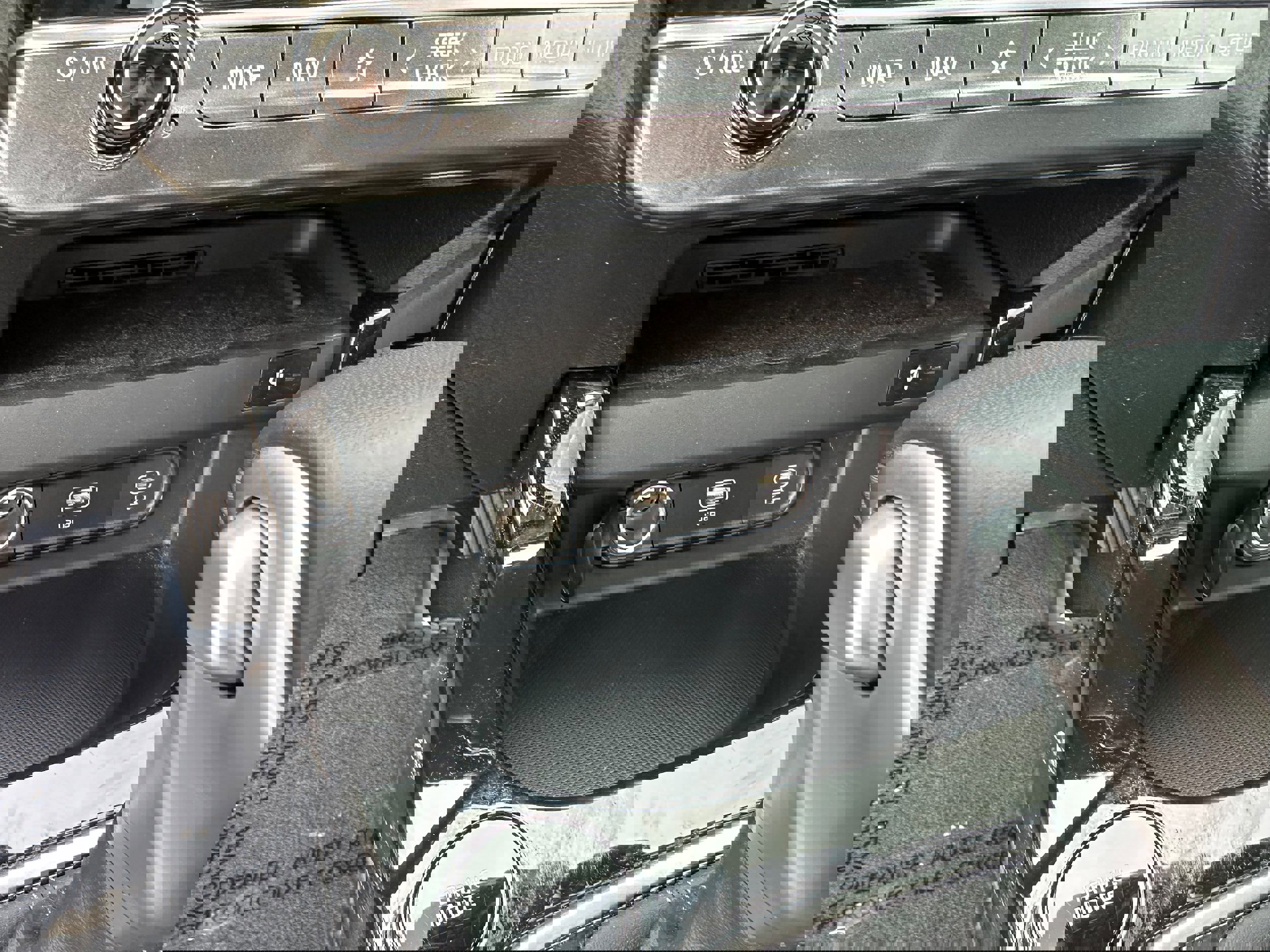 Used 2024 Kia Seltos EX image 29