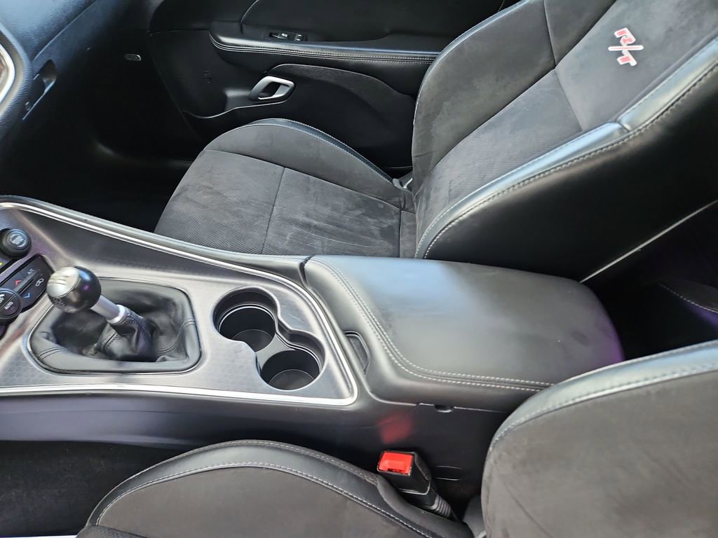Used 2015 Dodge Challenger R/T Scat Pack w/ Leather Interior Group RWD image 26