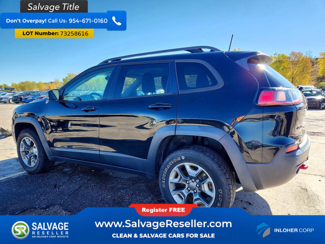 Used 2019 Jeep Cherokee Trailhawk w/ Cold Weather Group AWD/4WD image 3