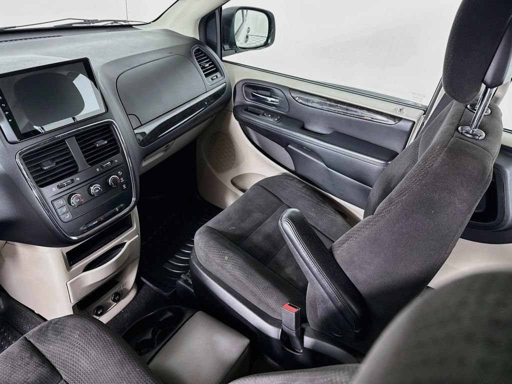 Used 2014 Dodge Grand Caravan American Value Package FWD image 22