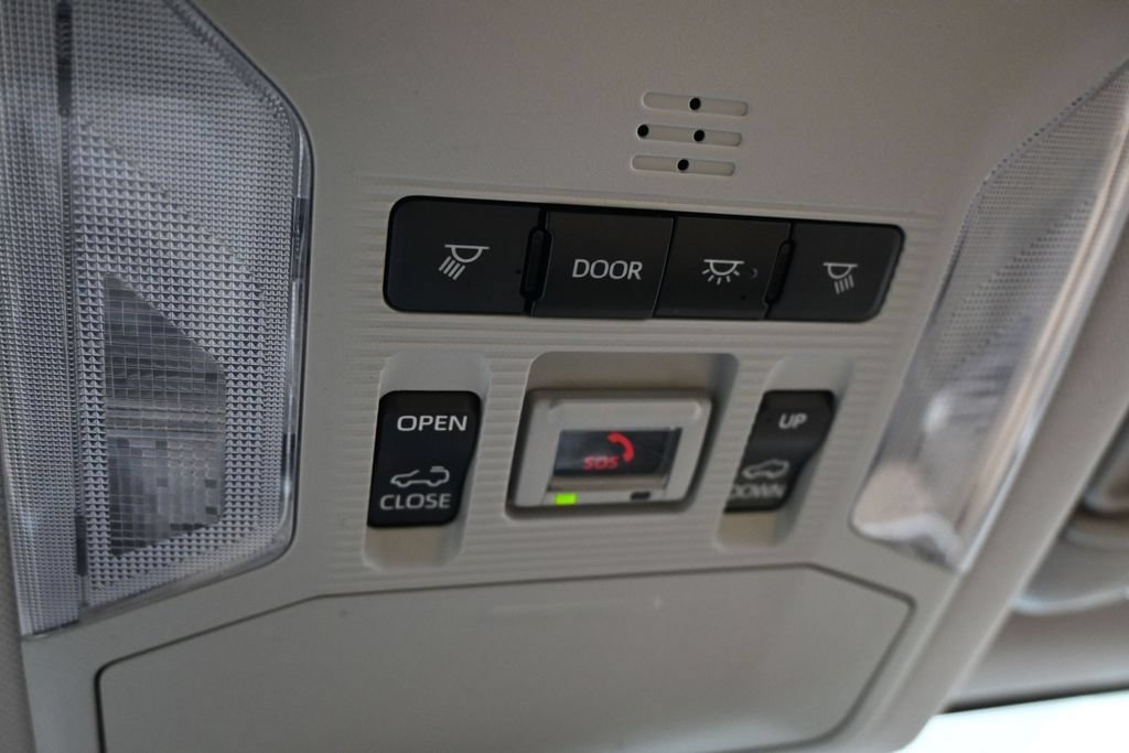 Used 2023 Toyota RAV4 Limited FWD image 23