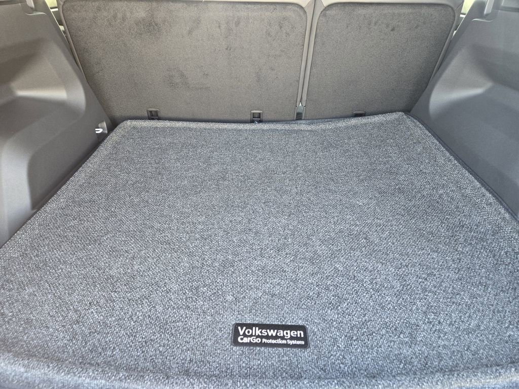 New 2026 Volkswagen Atlas Cross Sport SEL Premium R-Line image 24