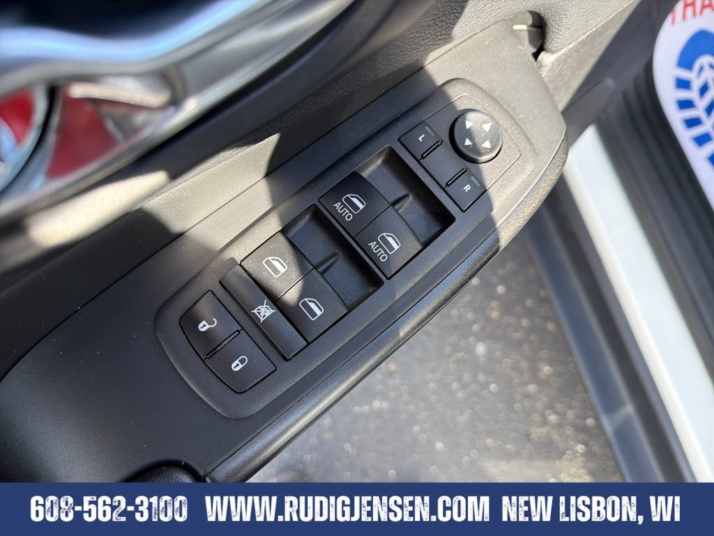 Used 2022 Jeep Cherokee Trailhawk AWD/4WD image 11