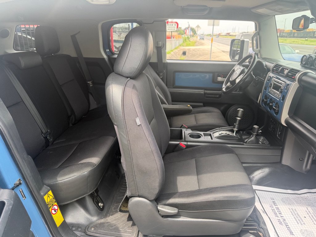 Used 2012 Toyota FJ Cruiser 4WD w/ Upgrade Pkg image 38