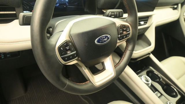 Certified 2025 Ford Explorer Active w/ Active Comfort Package AWD/4WD image 16