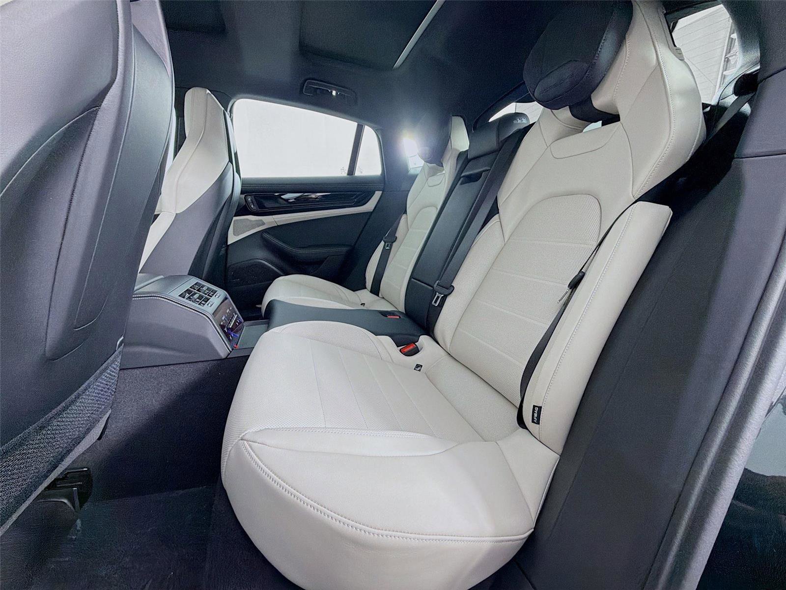 New 2026 Porsche Panamera 4 image 16