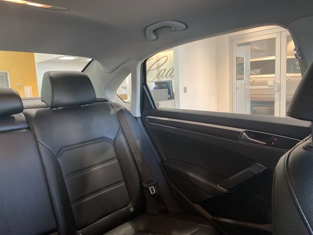 Used 2017 Volkswagen Passat 1.8T SE FWD image 7