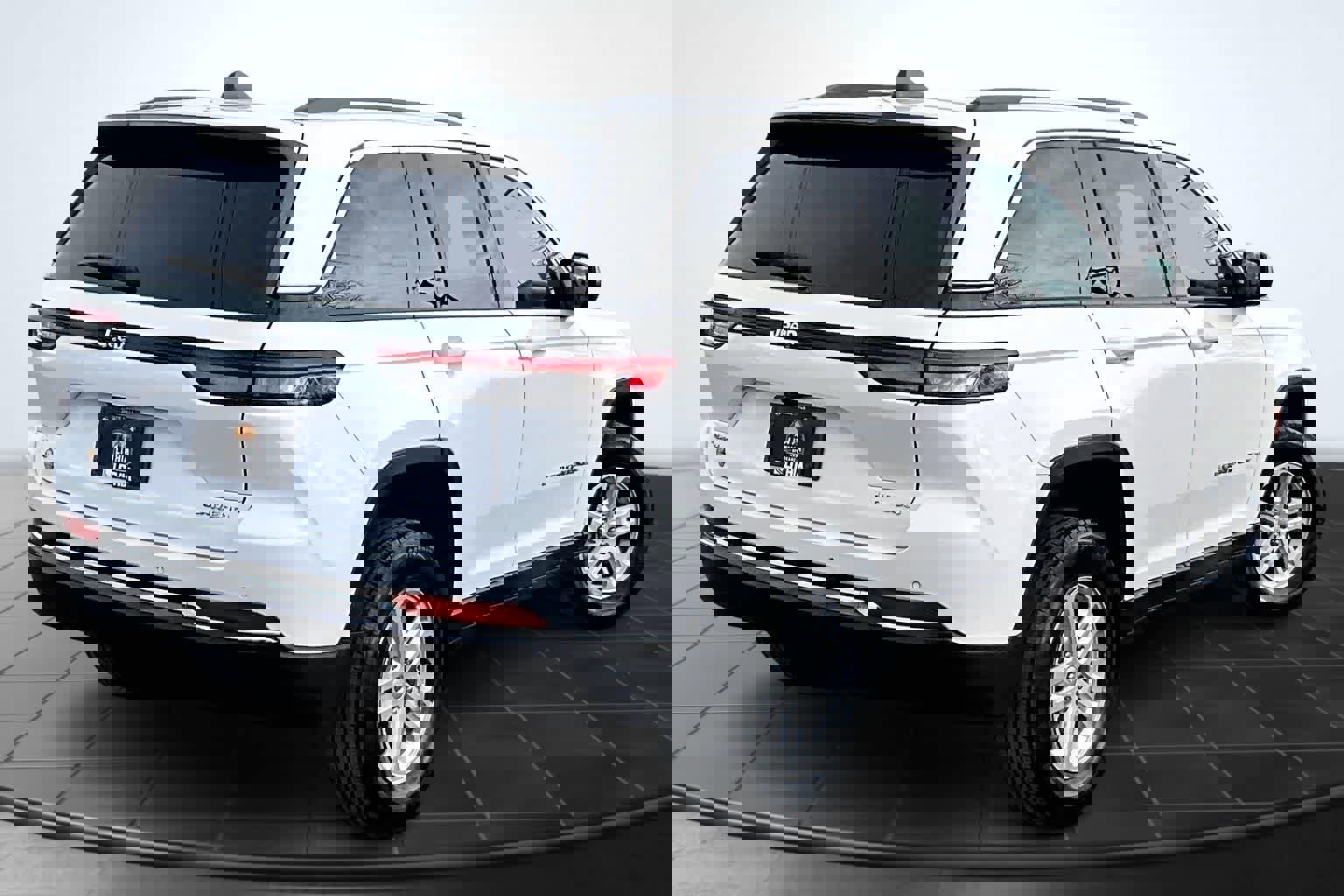 Used 2024 Jeep Grand Cherokee Laredo image 23