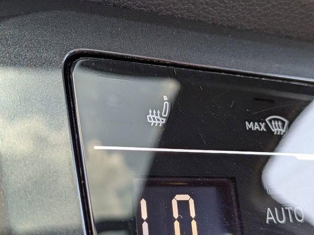 Certified 2023 Volkswagen Tiguan SE R-Line image 24