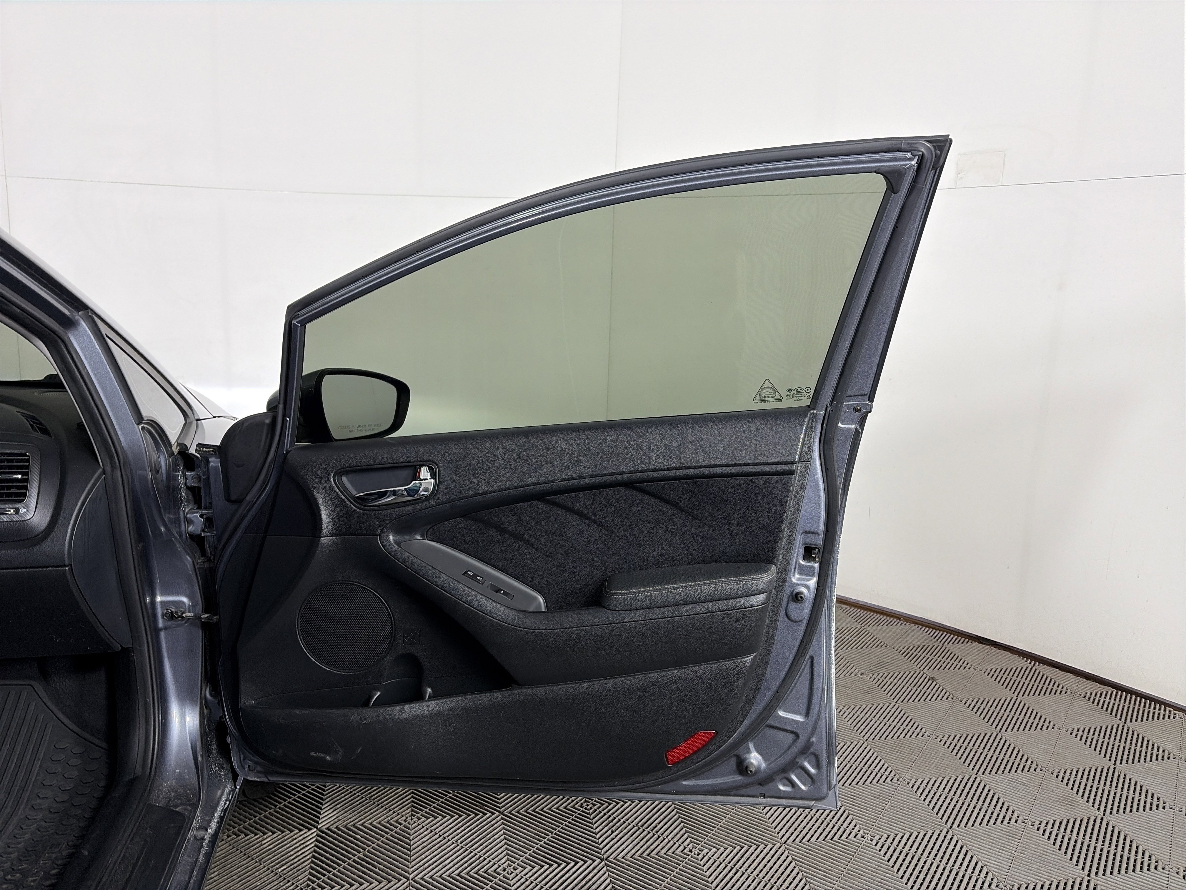 Used 2018 Kia Forte S image 40