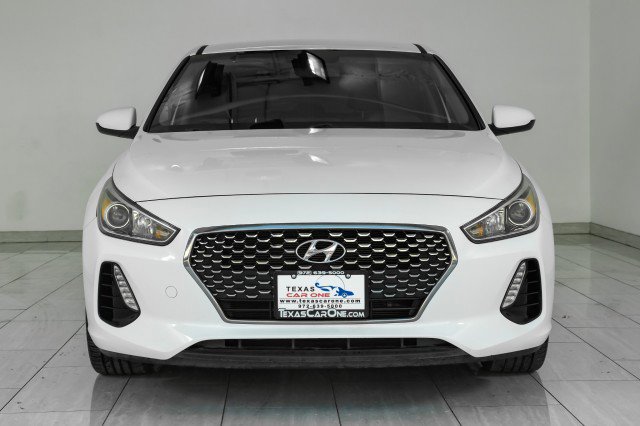 Used 2018 Hyundai Elantra GT image 3