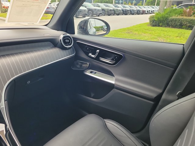 Used 2024 Mercedes-Benz GLC 300 4MATIC image 16