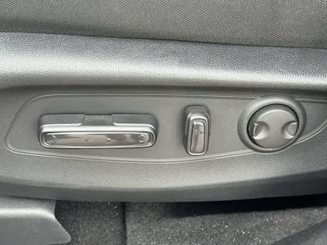 Used 2025 Honda CR-V EX image 15