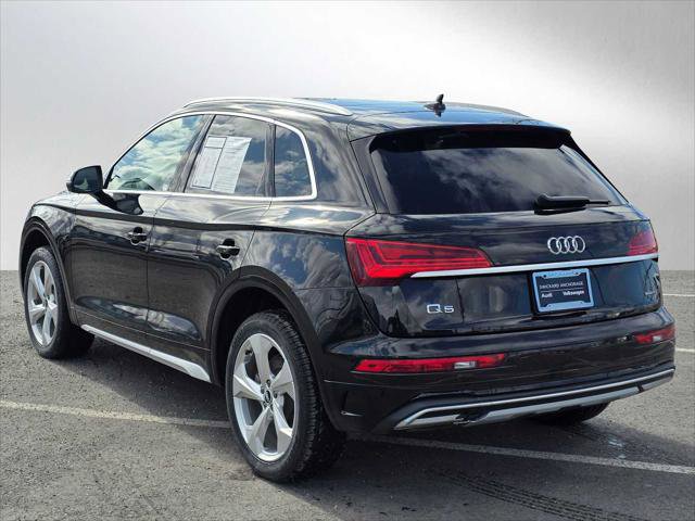 Used 2021 Audi Q5 2.0T Premium Plus w/ Premium Plus Package AWD/4WD image 5