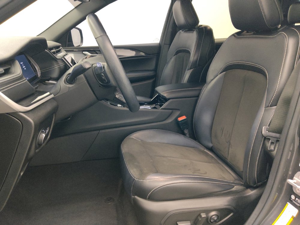 Used 2021 Jeep Grand Cherokee L Laredo RWD image 17