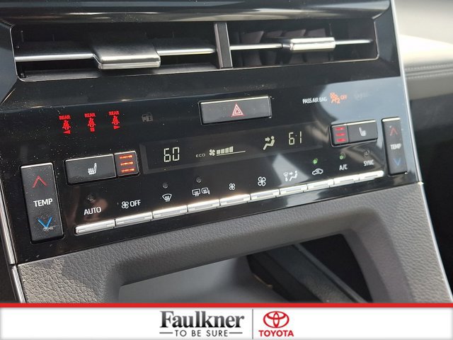 Certified 2020 Toyota Avalon XLE w/ Moonroof Package image 16