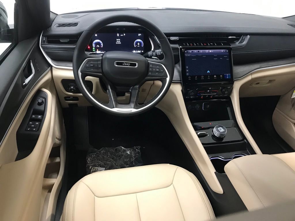 New 2025 Jeep Grand Cherokee L Limited image 34