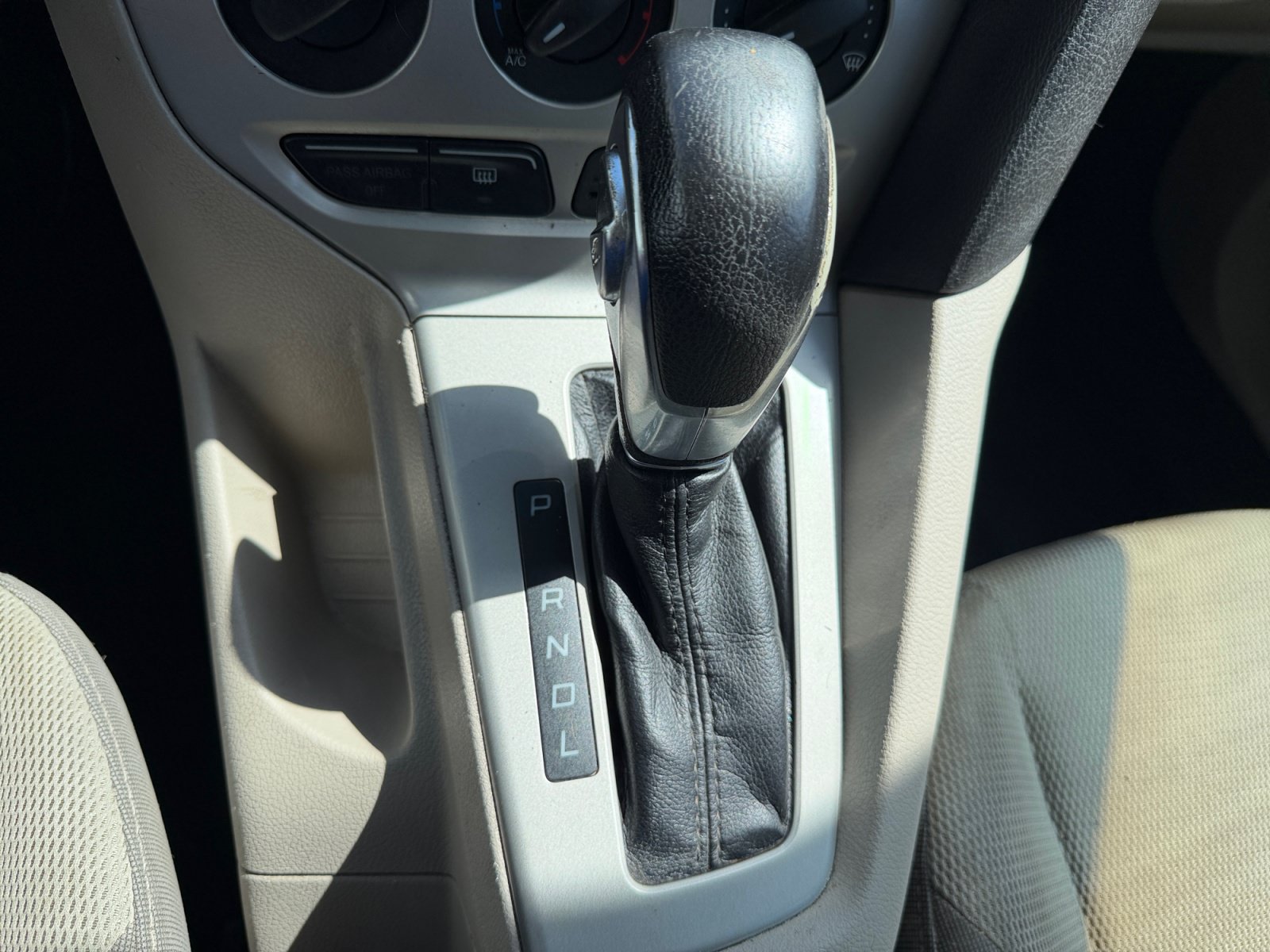 Used 2012 Ford Focus SE FWD image 25