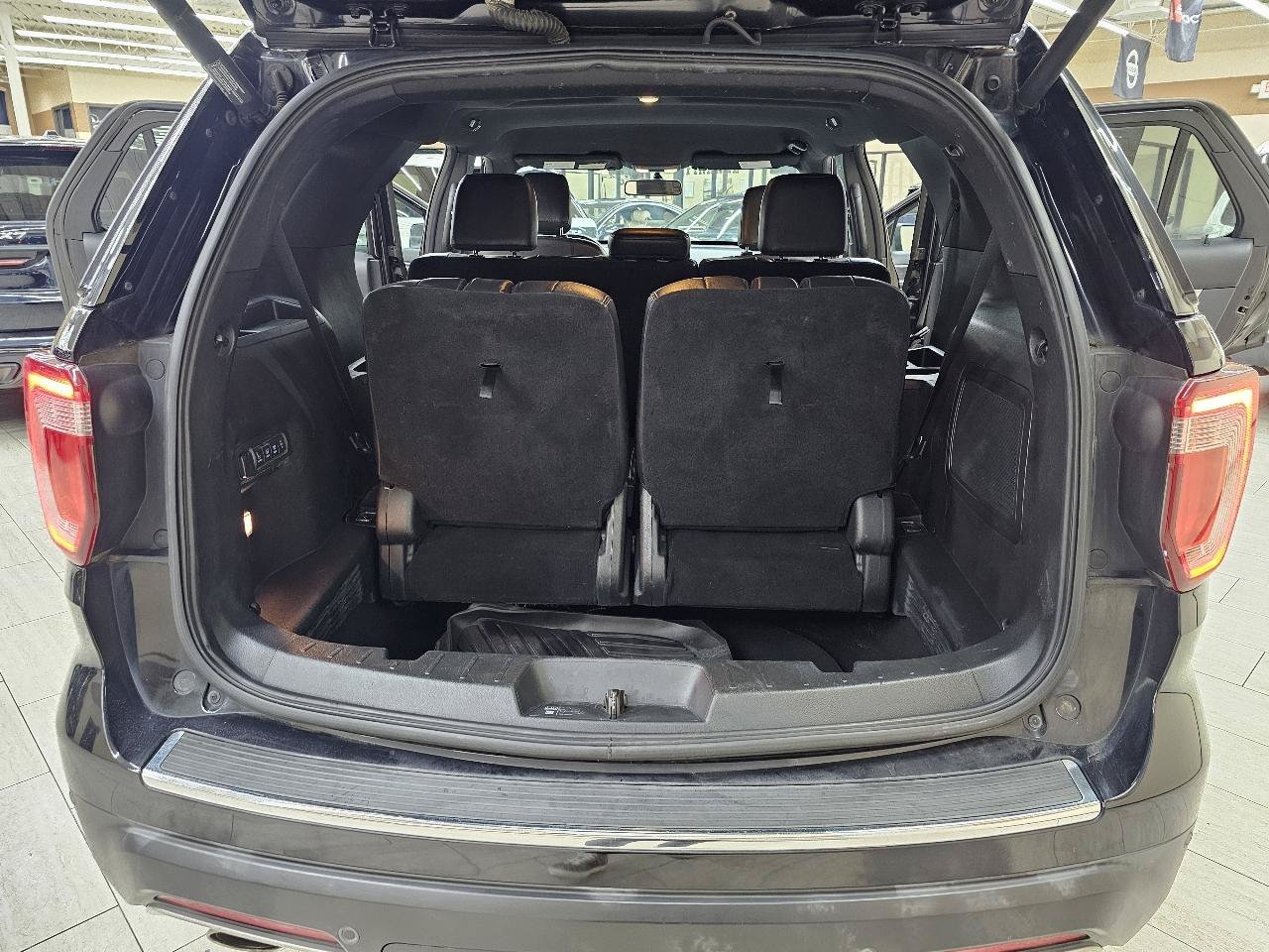 Used 2019 Ford Explorer Limited w/ Class III Trailer Tow Package FWD image 13