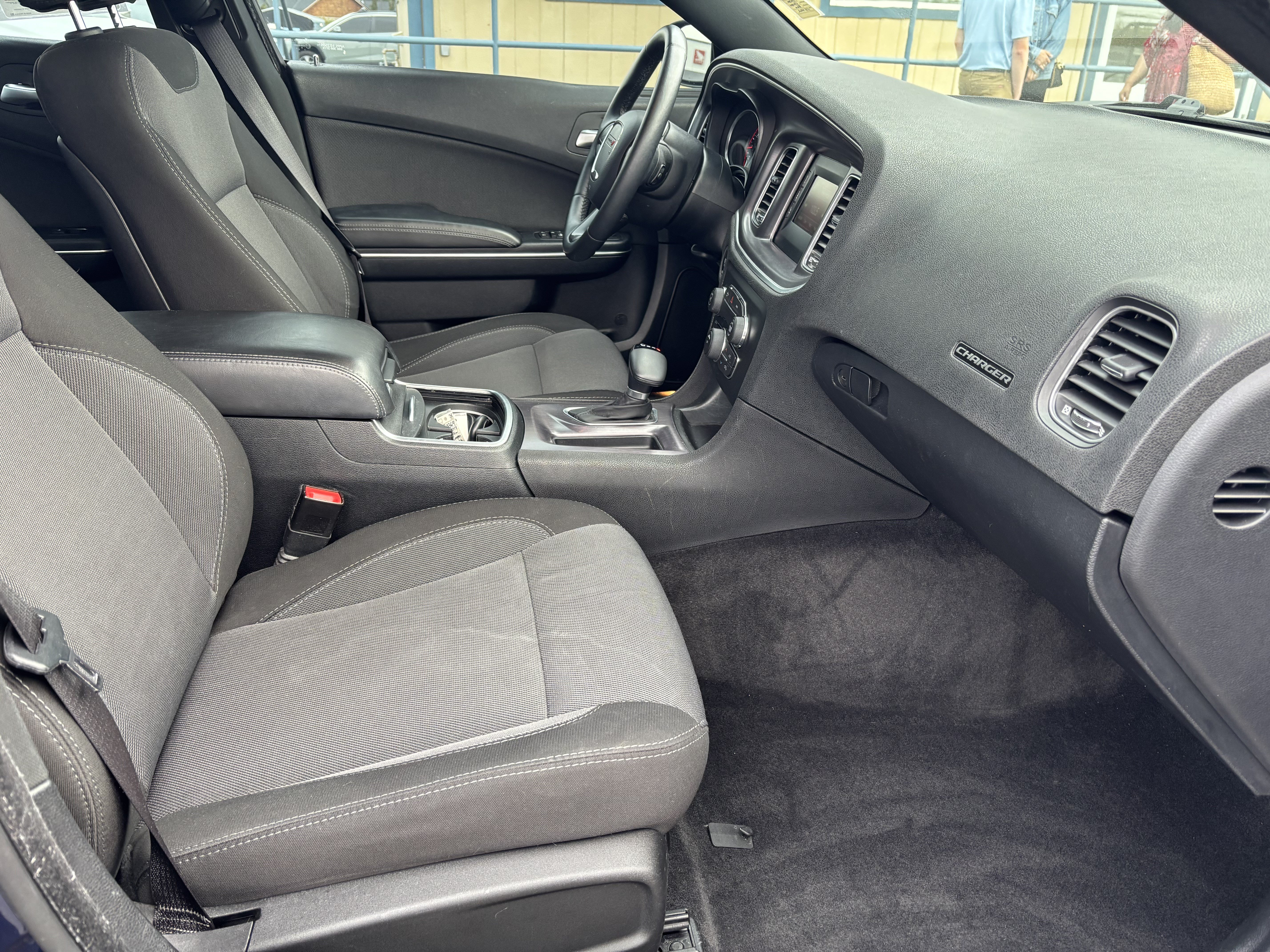 Used 2016 Dodge Charger SE RWD image 28
