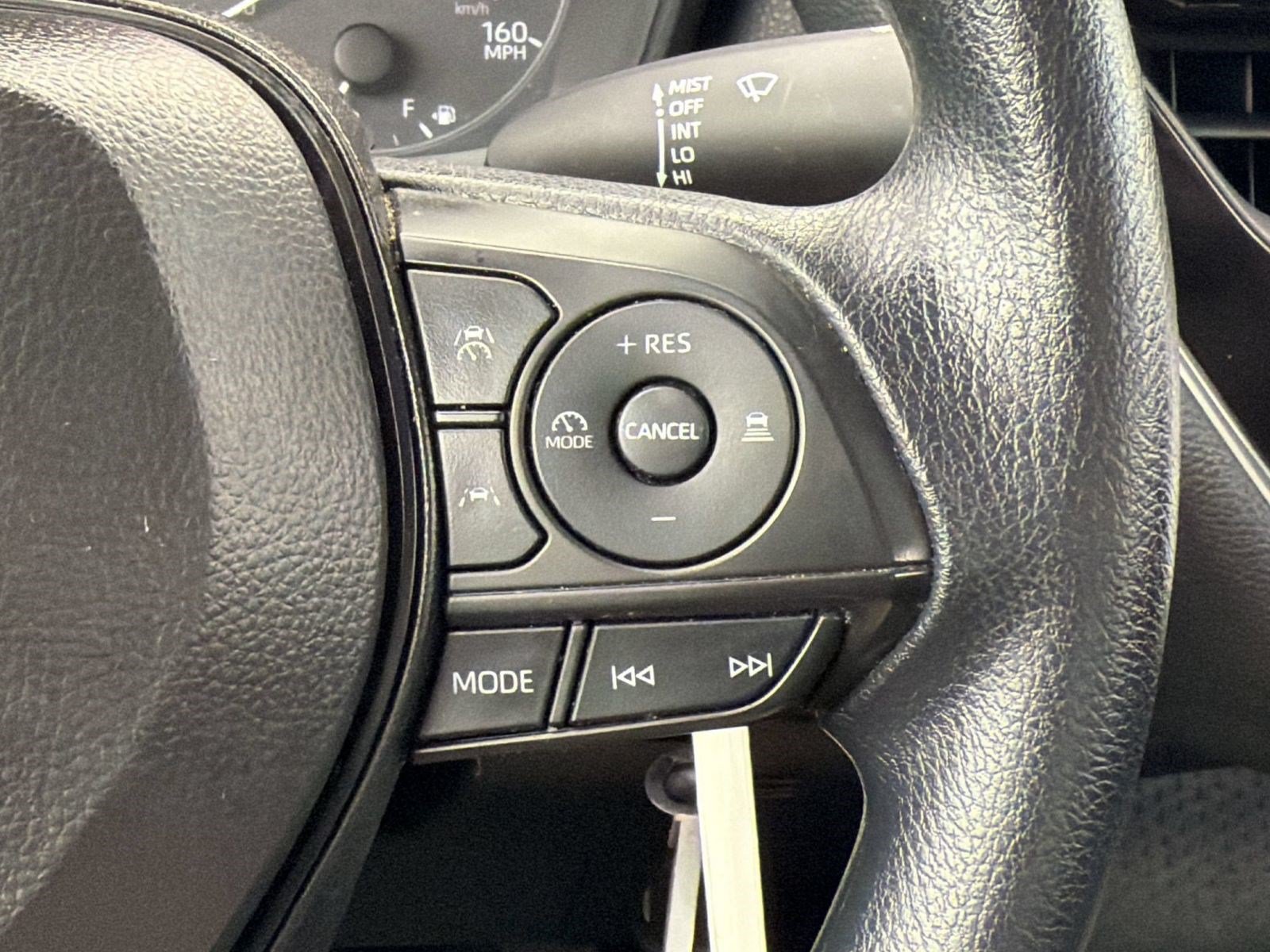 Used 2025 Toyota Corolla LE FWD image 18